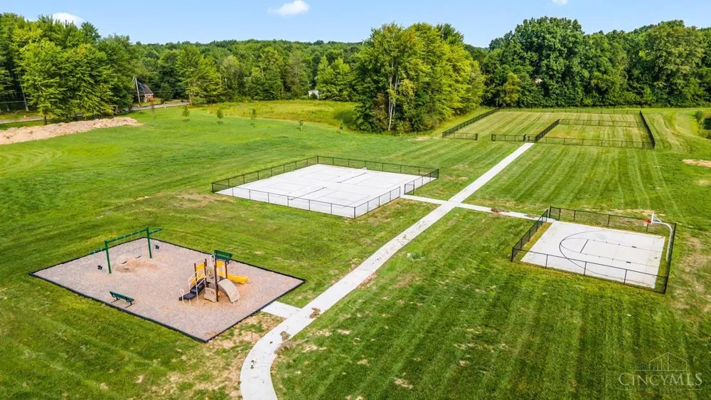 1716 Parkfield Way Goshen, OH 45122