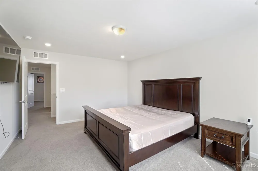 1716 Parkfield Way Goshen, OH 45122