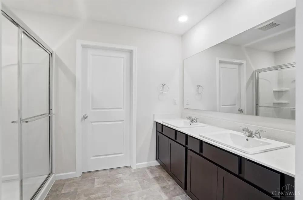 1716 Parkfield Way Goshen, OH 45122