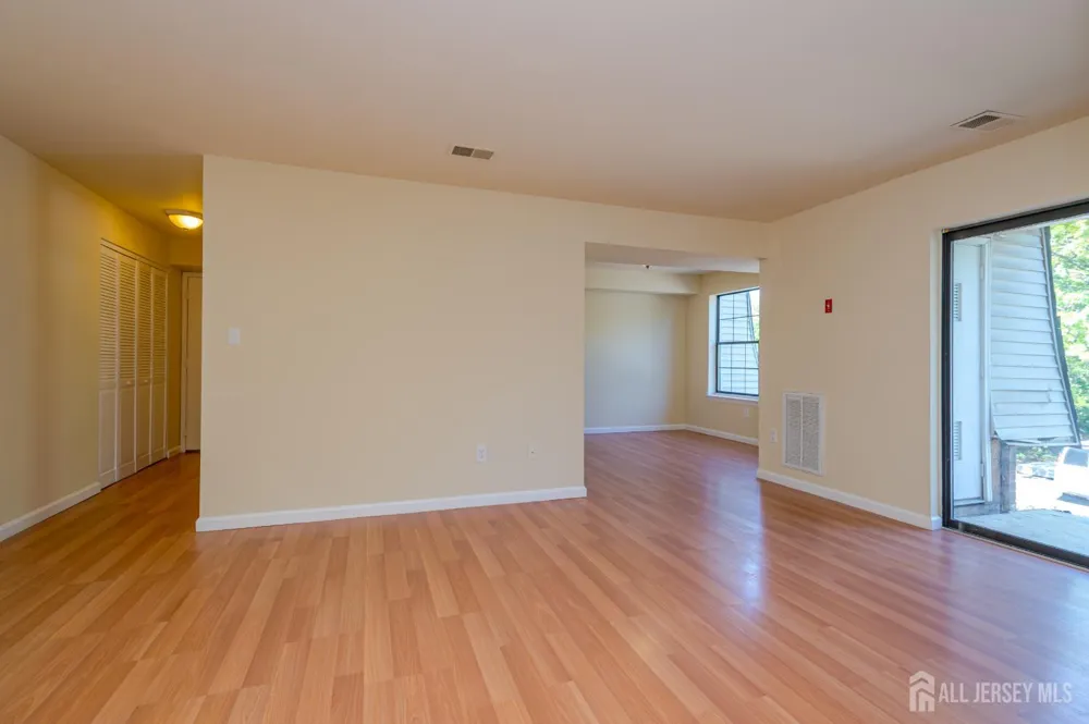 1005 Hidden Village Drive Perth Amboy, NJ 08861