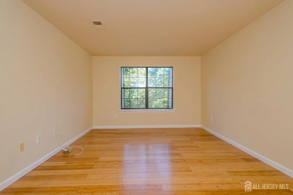 1005 Hidden Village Drive Perth Amboy, NJ 08861
