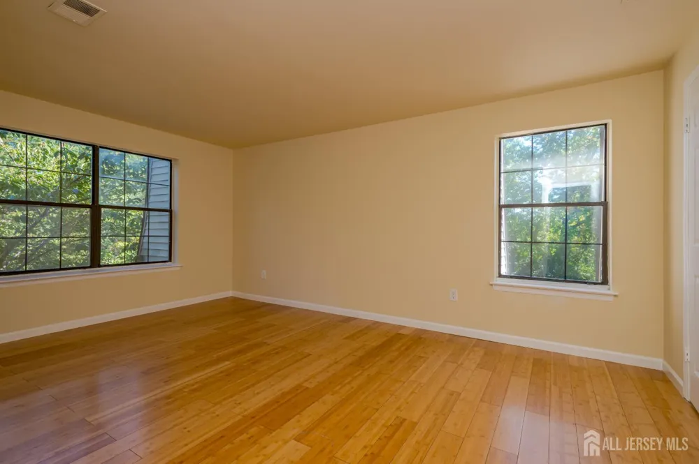 1005 Hidden Village Drive Perth Amboy, NJ 08861