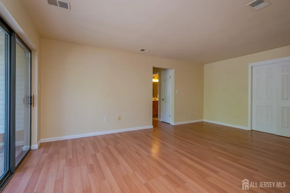 1005 Hidden Village Drive Perth Amboy, NJ 08861