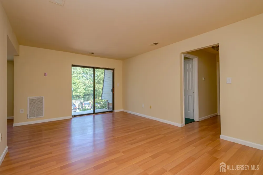 1005 Hidden Village Drive Perth Amboy, NJ 08861