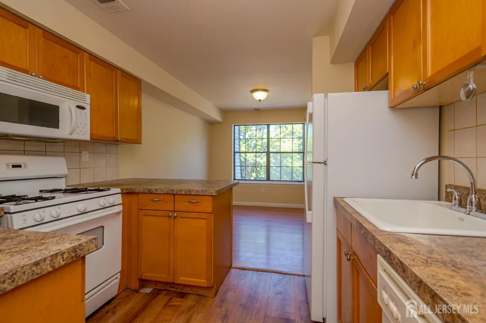 1005 Hidden Village Drive Perth Amboy, NJ 08861