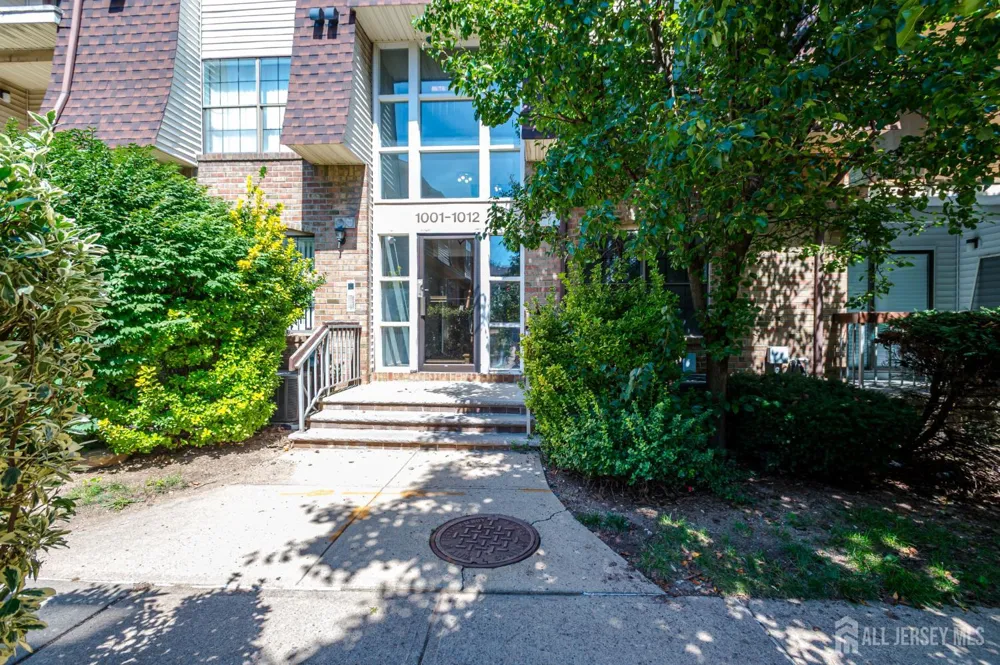 1005 Hidden Village Drive Perth Amboy, NJ 08861
