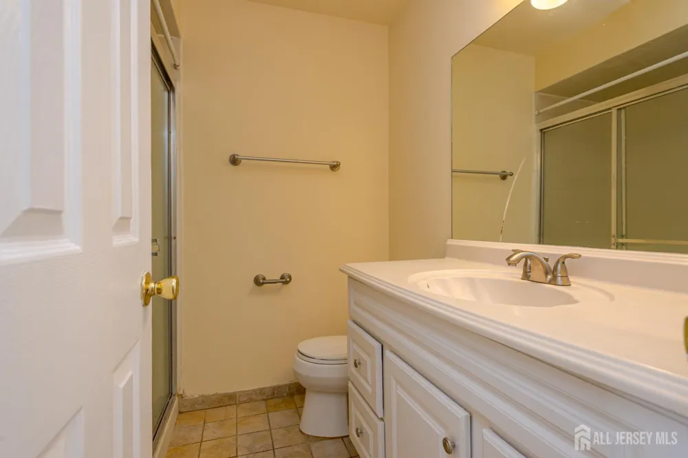 1005 Hidden Village Drive Perth Amboy, NJ 08861