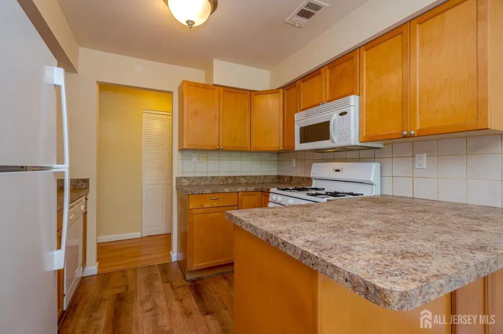 1005 Hidden Village Drive Perth Amboy, NJ 08861