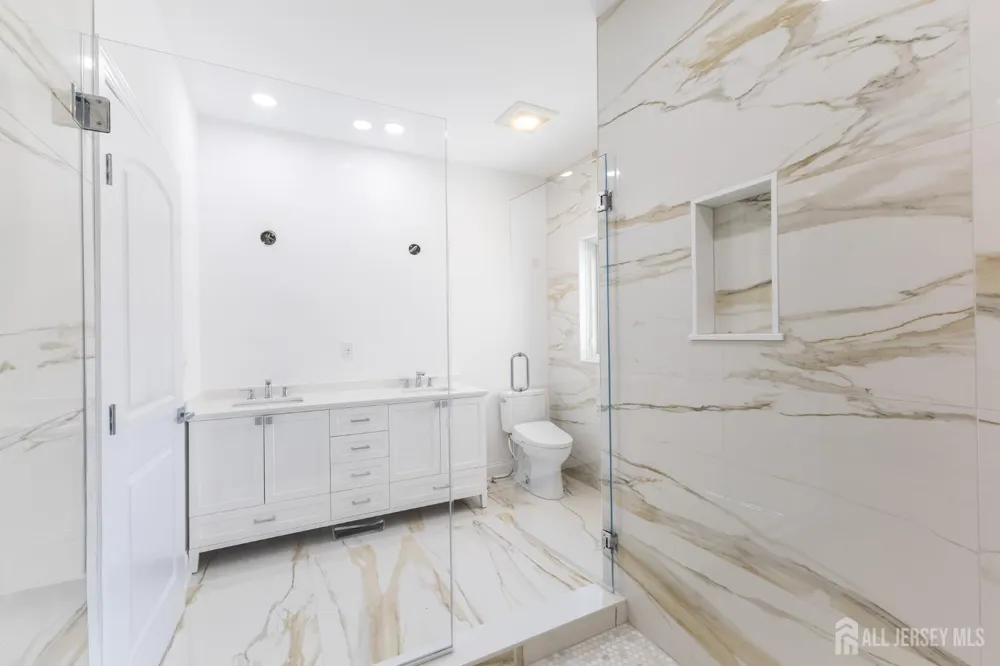 117 E Berkley Boulevard Iselin, NJ 08830