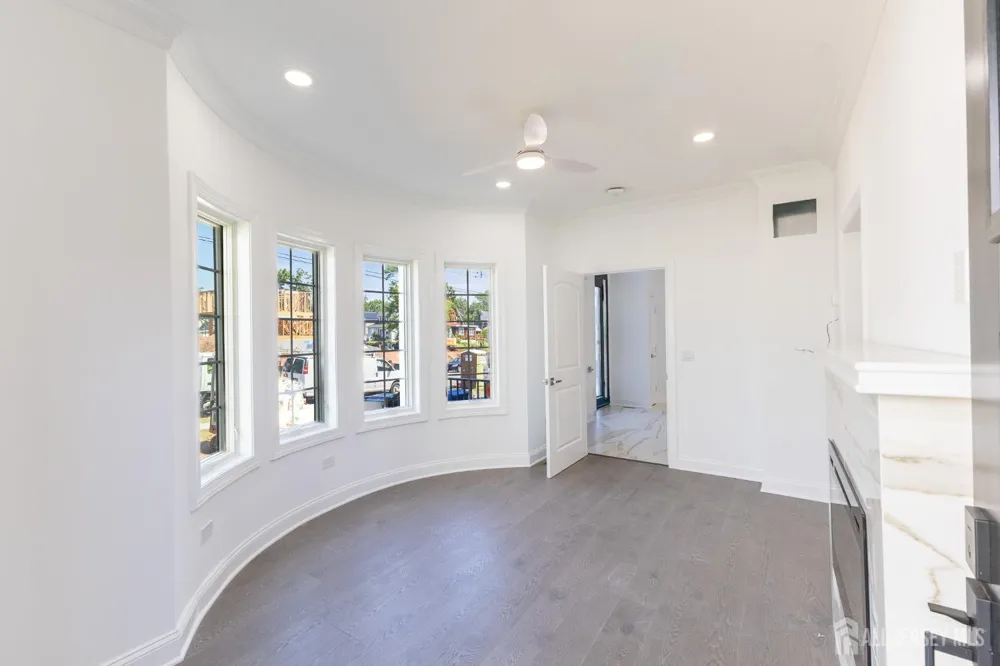 117 E Berkley Boulevard Iselin, NJ 08830