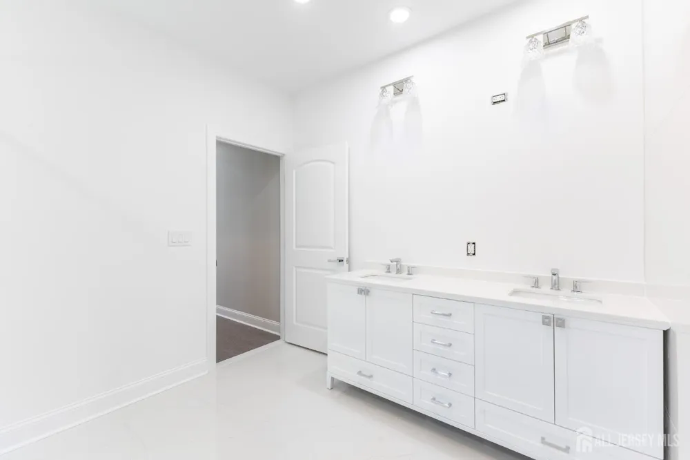 117 E Berkley Boulevard Iselin, NJ 08830