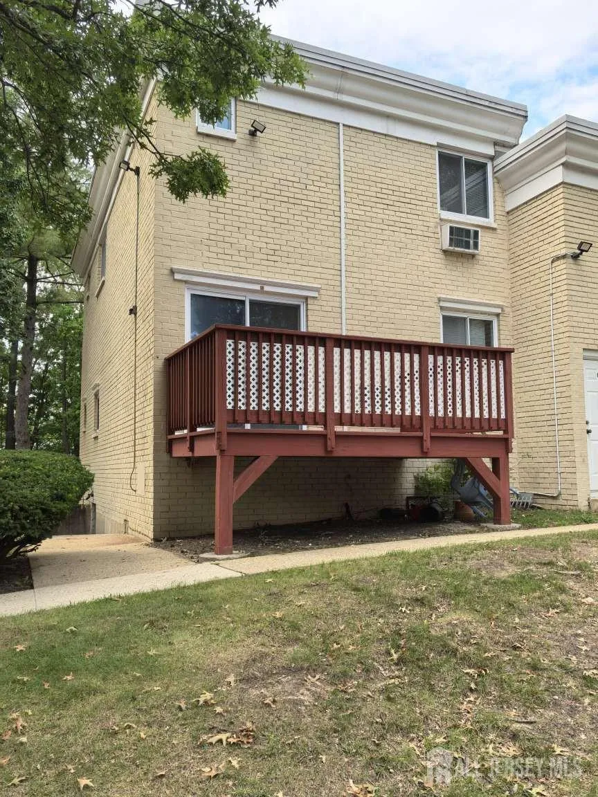 21 Lake Avenue #7A East Brunswick, NJ 08816