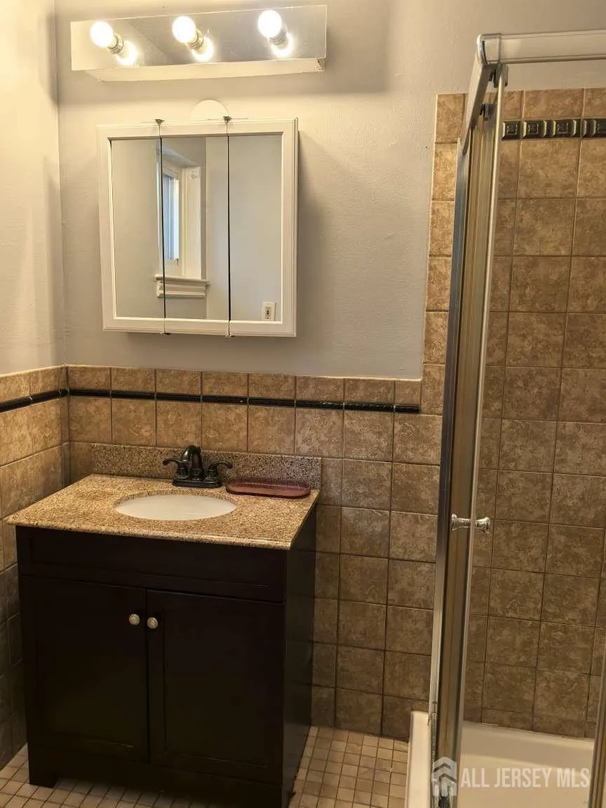 21 Lake Avenue #7A East Brunswick, NJ 08816