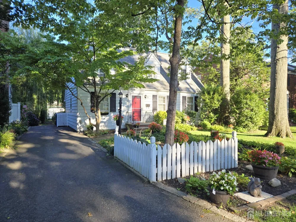 30 McCoy Avenue Metuchen, NJ 08840