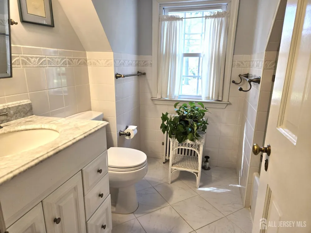 30 McCoy Avenue Metuchen, NJ 08840