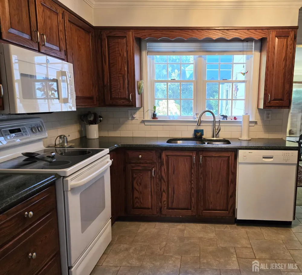30 McCoy Avenue Metuchen, NJ 08840