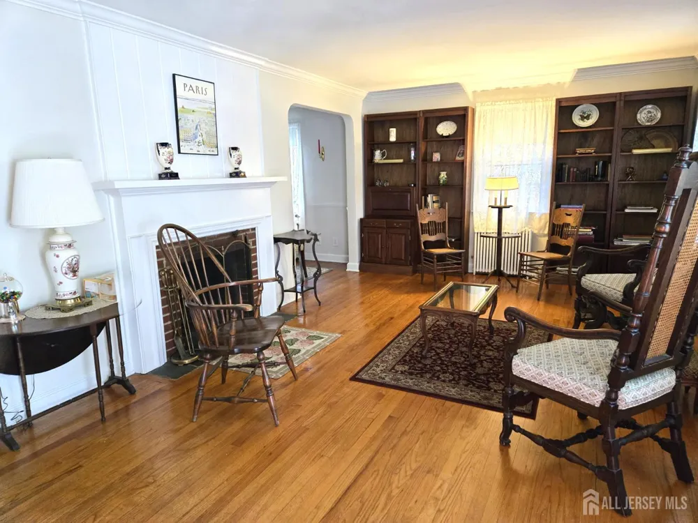 30 McCoy Avenue Metuchen, NJ 08840