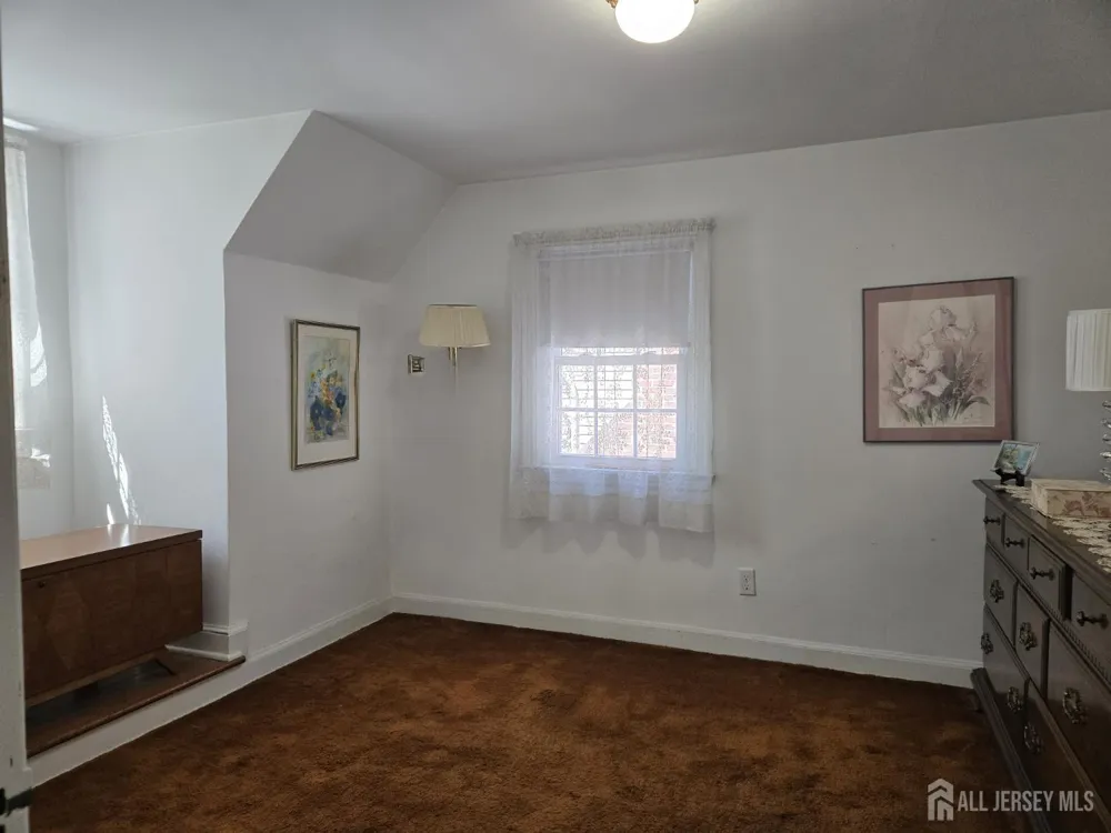 30 McCoy Avenue Metuchen, NJ 08840