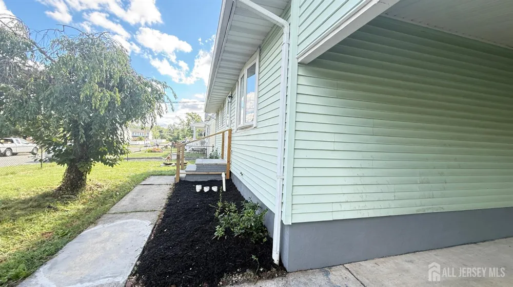 23 Apollo Avenue Avenel, NJ 07001