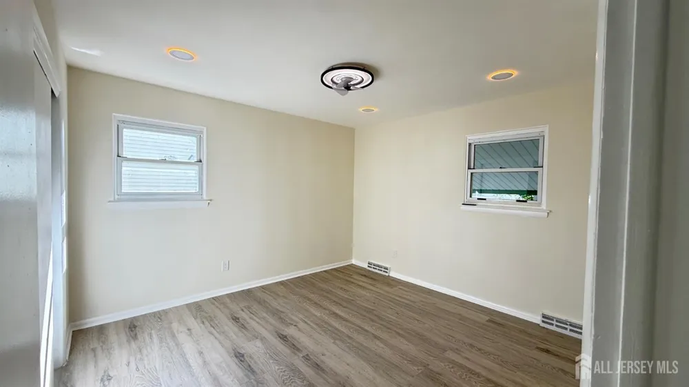 23 Apollo Avenue Avenel, NJ 07001
