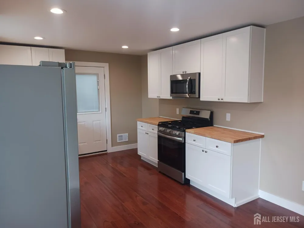 37 Harrison Avenue East Brunswick, NJ 08816