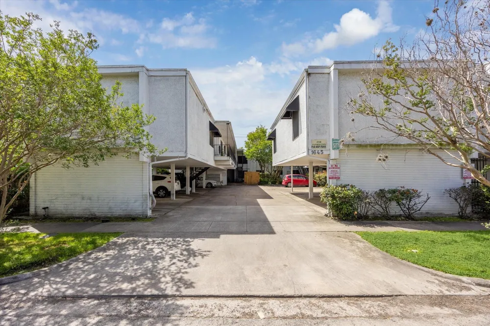 1645 W Main Street #11 Houston, TX 77006