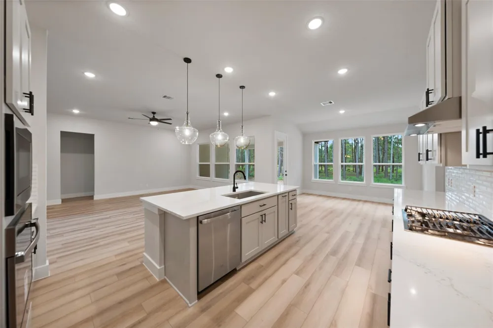 13660 Armstrong Street Conroe, TX 77303