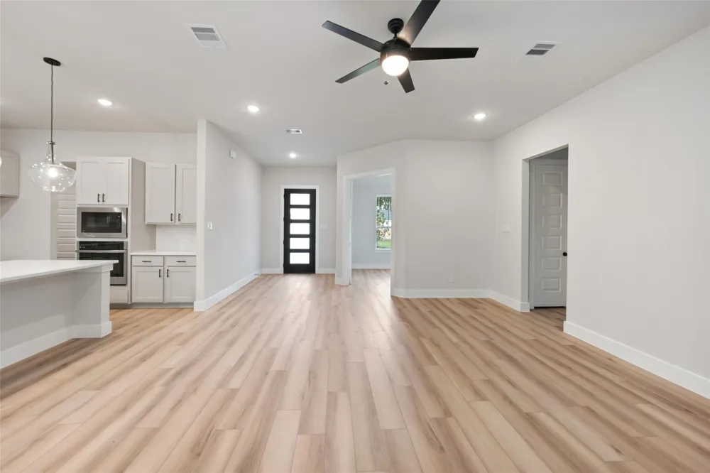 13660 Armstrong Street Conroe, TX 77303