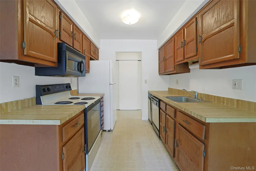 16 Foxwood Drive #8 Pleasantville, NY 10570