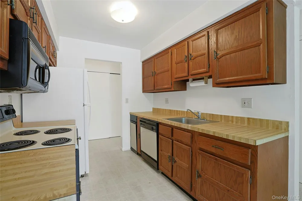 16 Foxwood Drive #8 Pleasantville, NY 10570