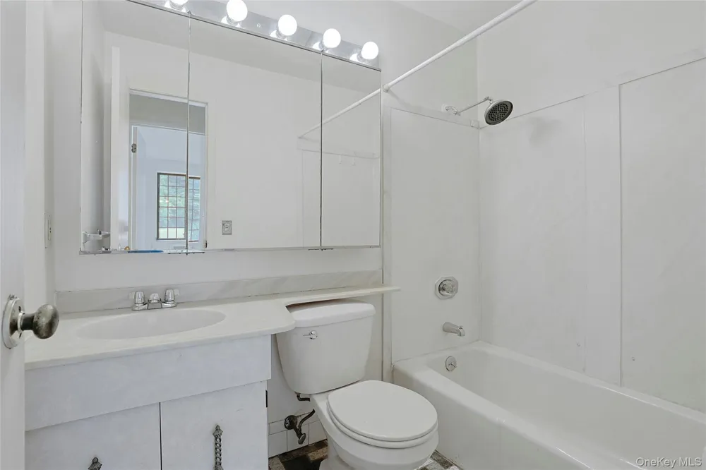 16 Foxwood Drive #8 Pleasantville, NY 10570