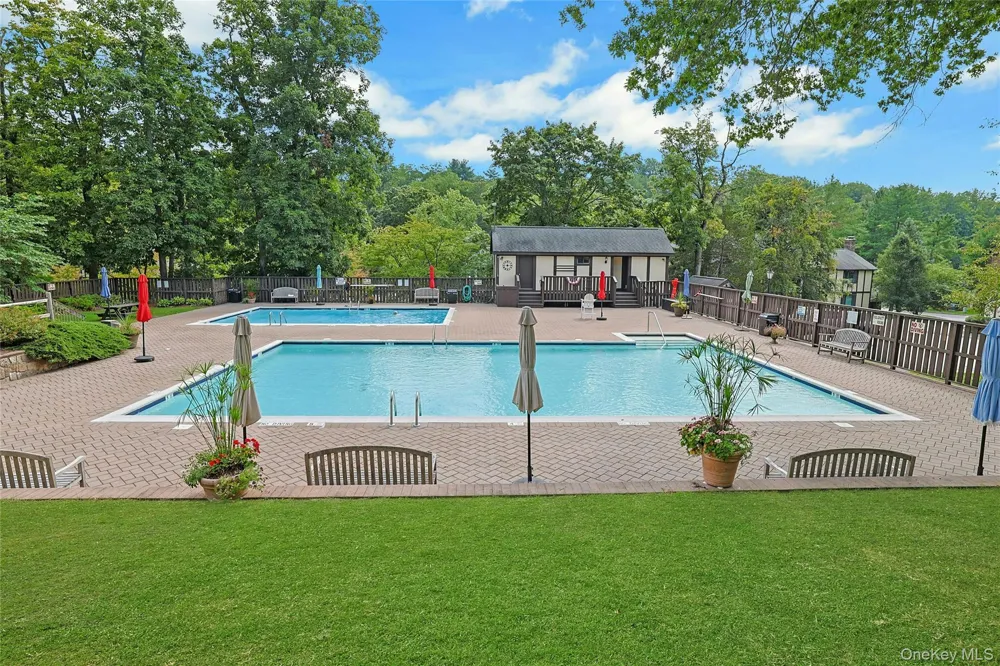 16 Foxwood Drive #8 Pleasantville, NY 10570