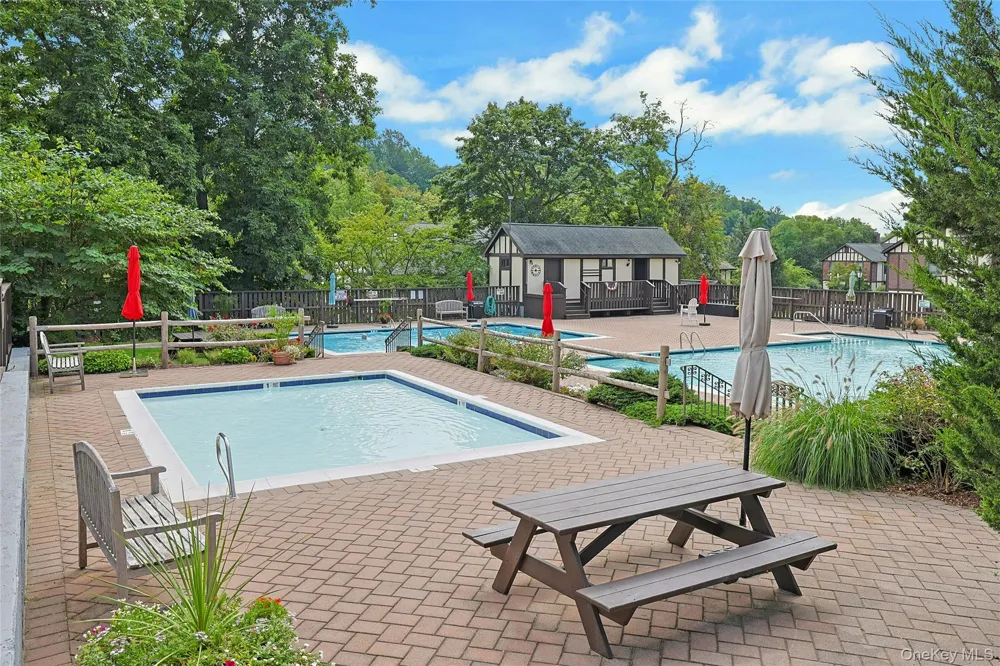 16 Foxwood Drive #8 Pleasantville, NY 10570