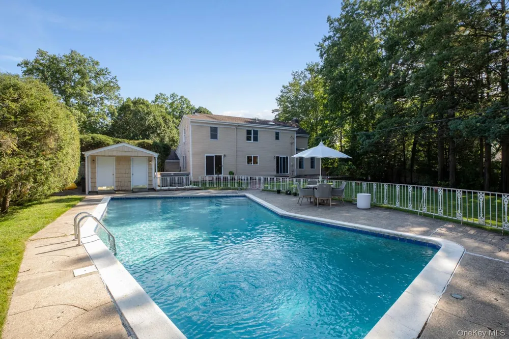 55 North Drive Manhasset, NY 11030