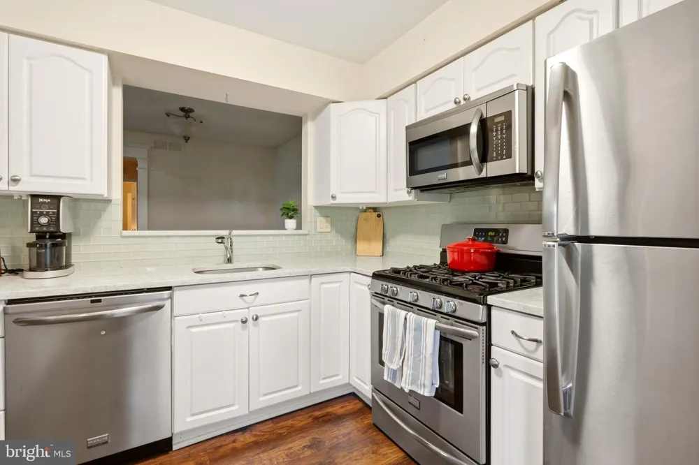 1504 DENHAM COURT Mount Laurel, NJ 08054