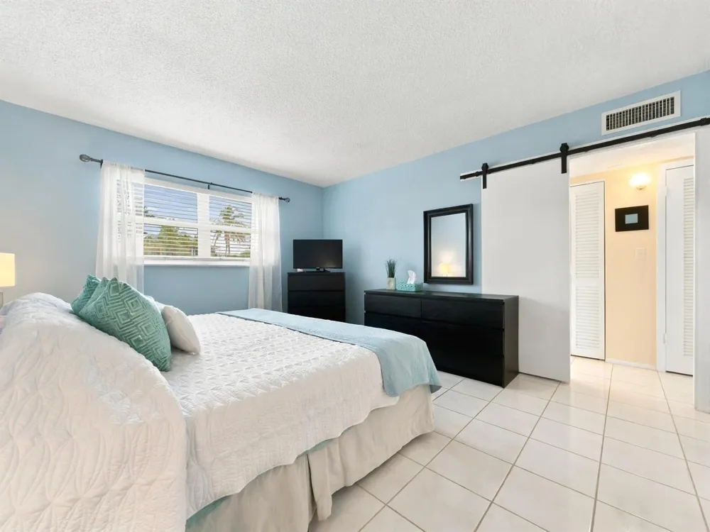5300 WASHINGTON STREET #O124 Hollywood, FL 33021