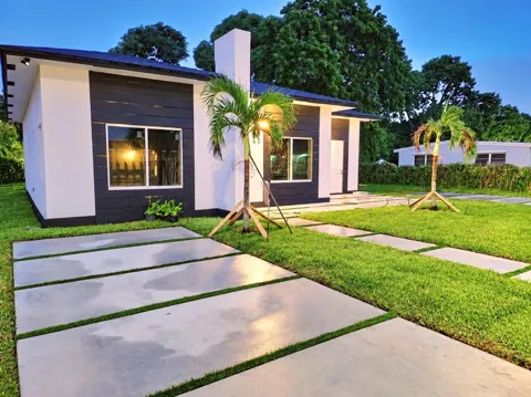 10220 SW 170th Terrace