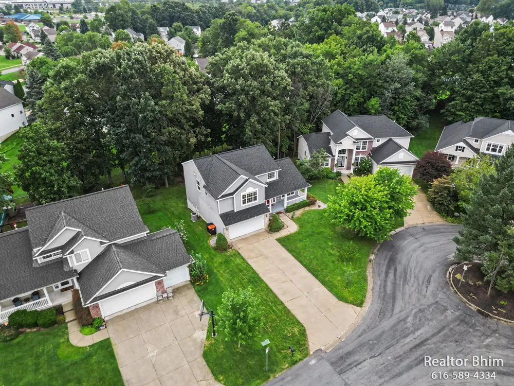 3689 Maple Hurst Drive SE Kentwood City, MI 49512
