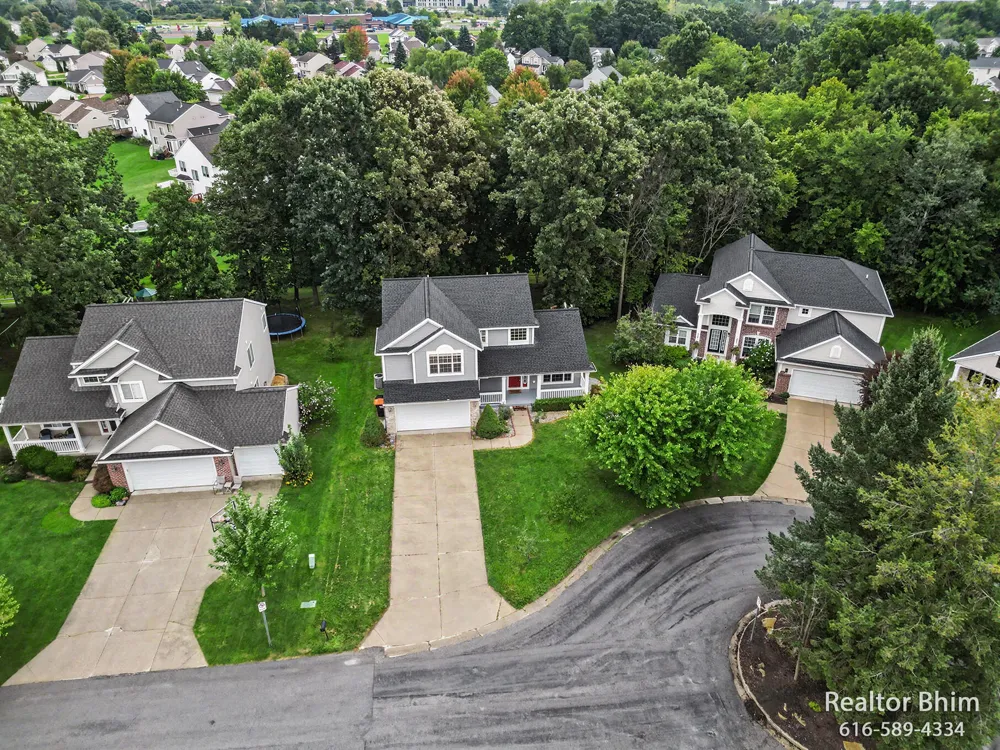 3689 Maple Hurst Drive SE Kentwood City, MI 49512