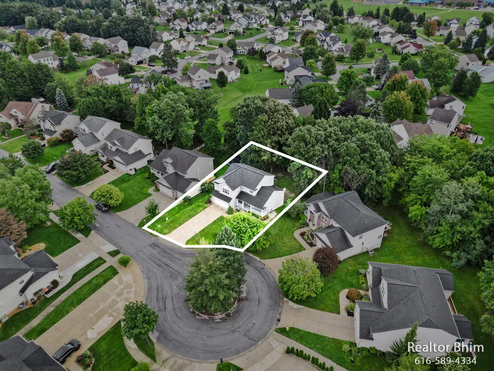 3689 Maple Hurst Drive SE Kentwood City, MI 49512