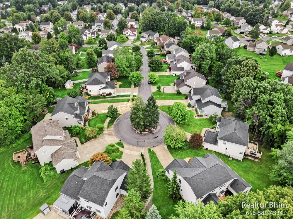 3689 Maple Hurst Drive SE Kentwood City, MI 49512