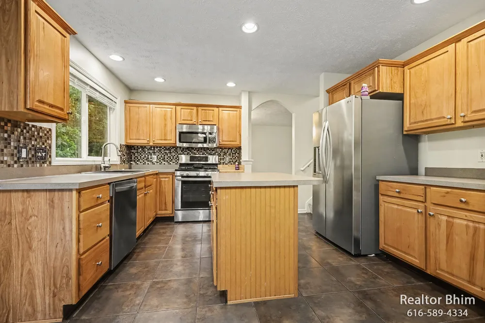 3689 Maple Hurst Drive SE Kentwood City, MI 49512