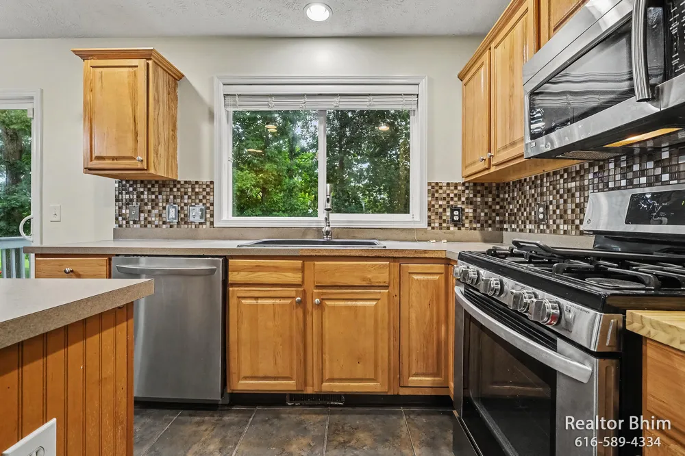 3689 Maple Hurst Drive SE Kentwood City, MI 49512