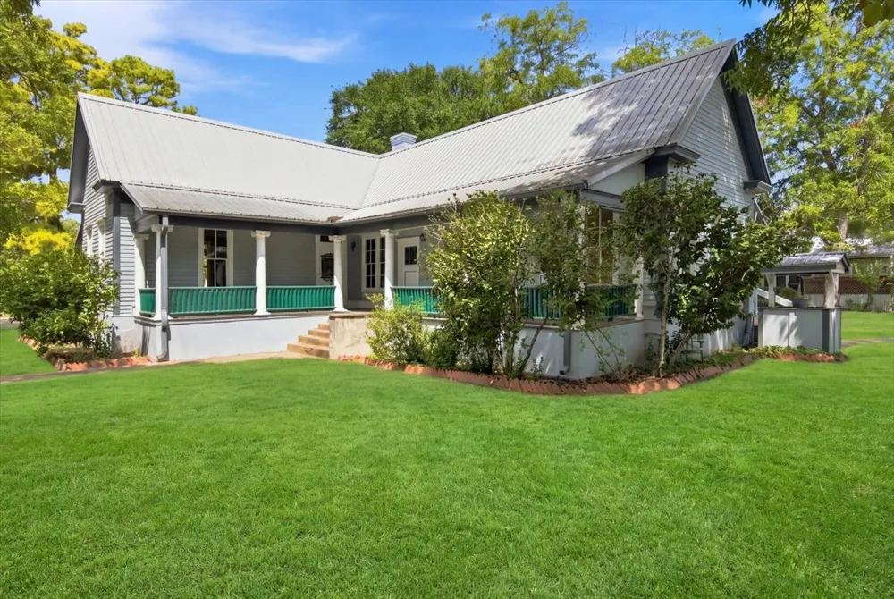 500 Ramona Street Smithville, TX 78957