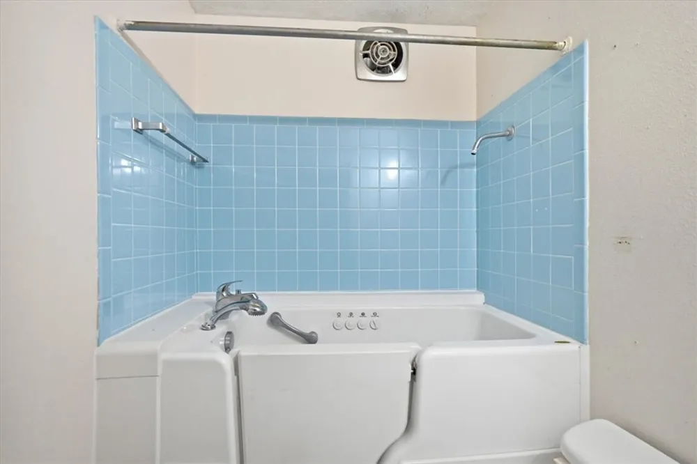 1358 Ocean Ingleside, TX 78362