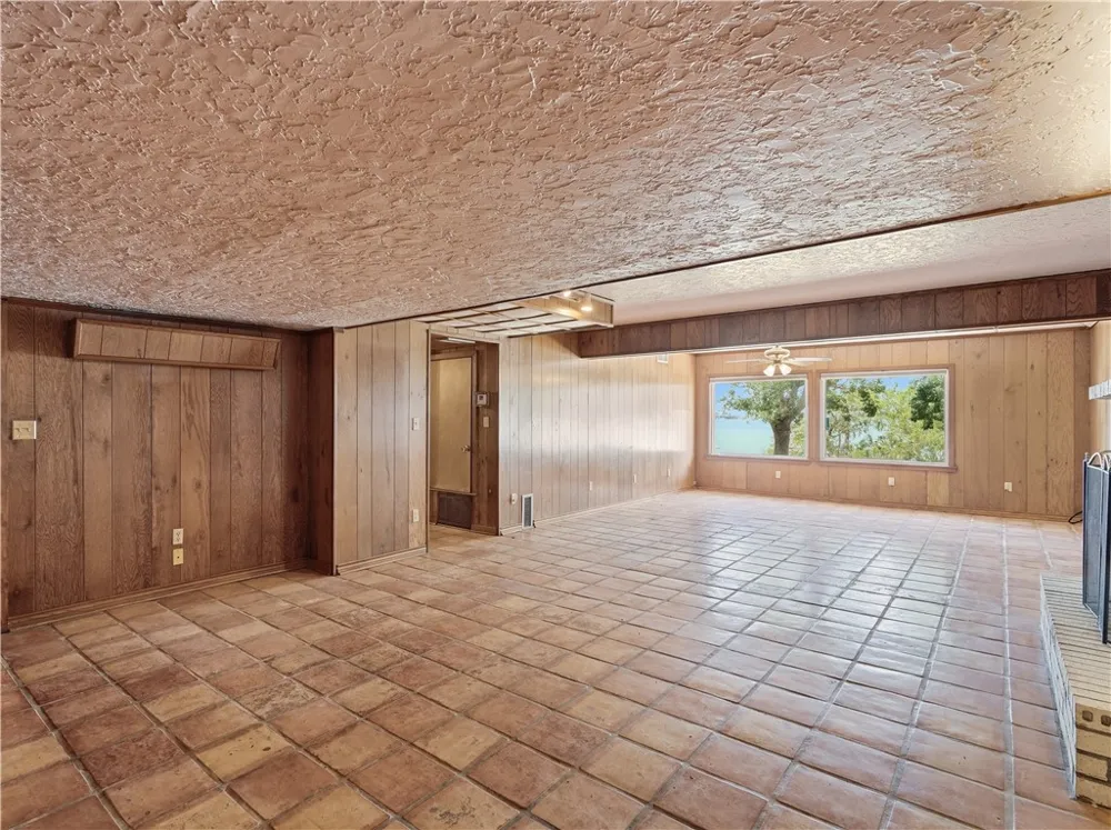 1358 Ocean Ingleside, TX 78362