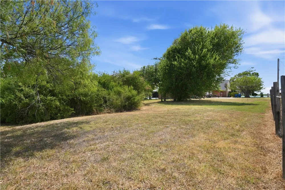 1358 Ocean Ingleside, TX 78362