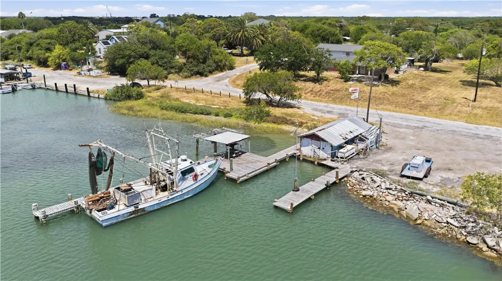 1358 Ocean Ingleside, TX 78362