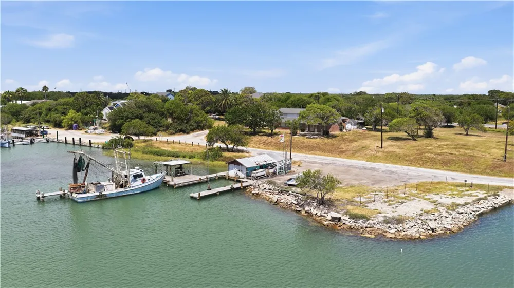 1358 Ocean Ingleside, TX 78362
