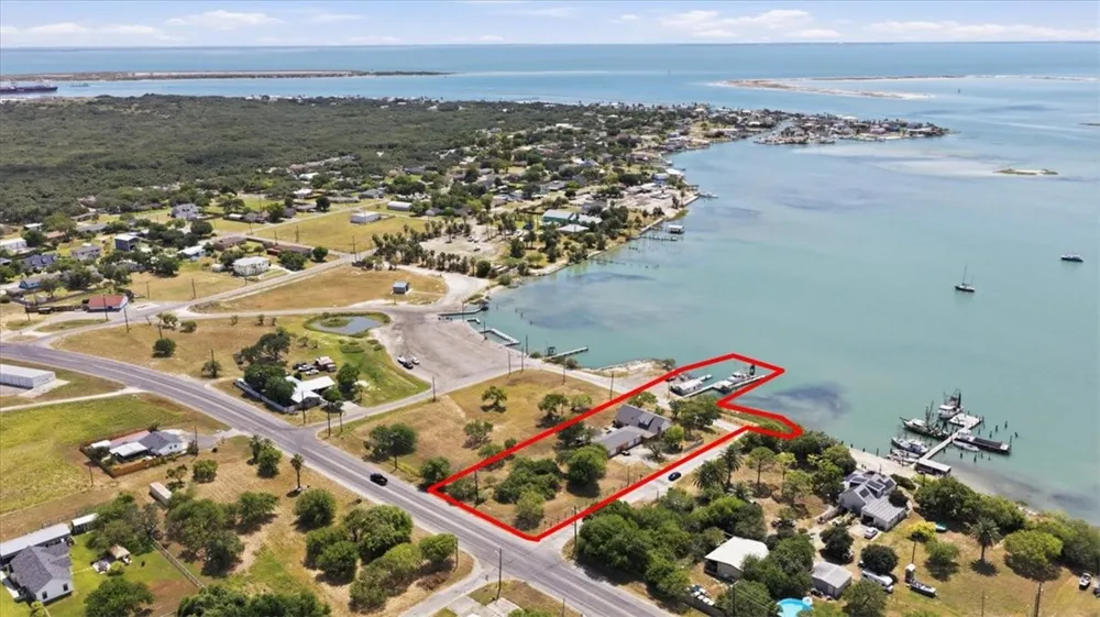 1358 Ocean Ingleside, TX 78362